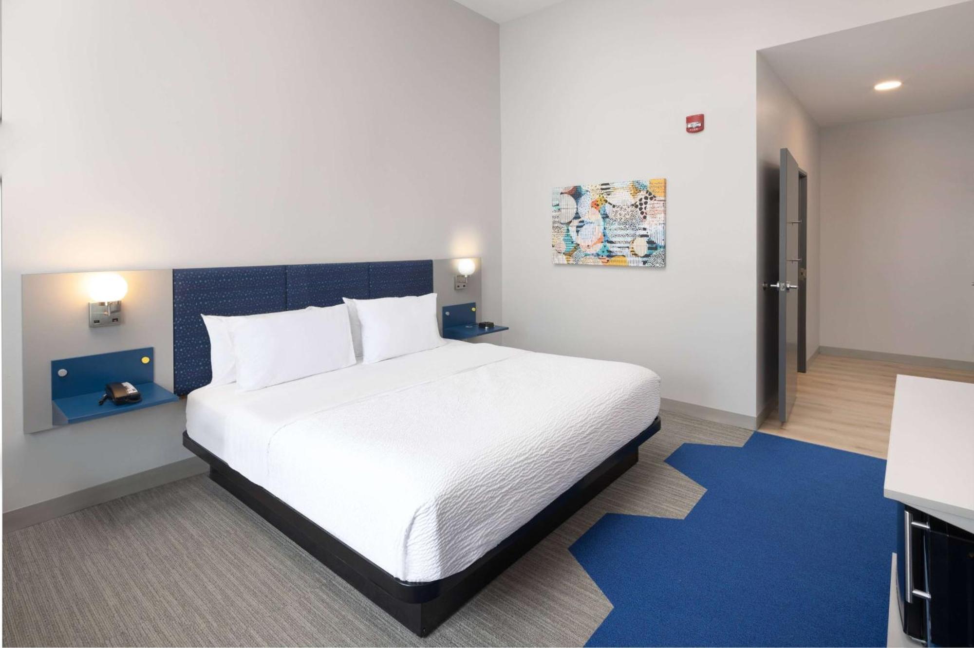 Microtel Inn & Suites By Wyndham Macedon Exteriér fotografie