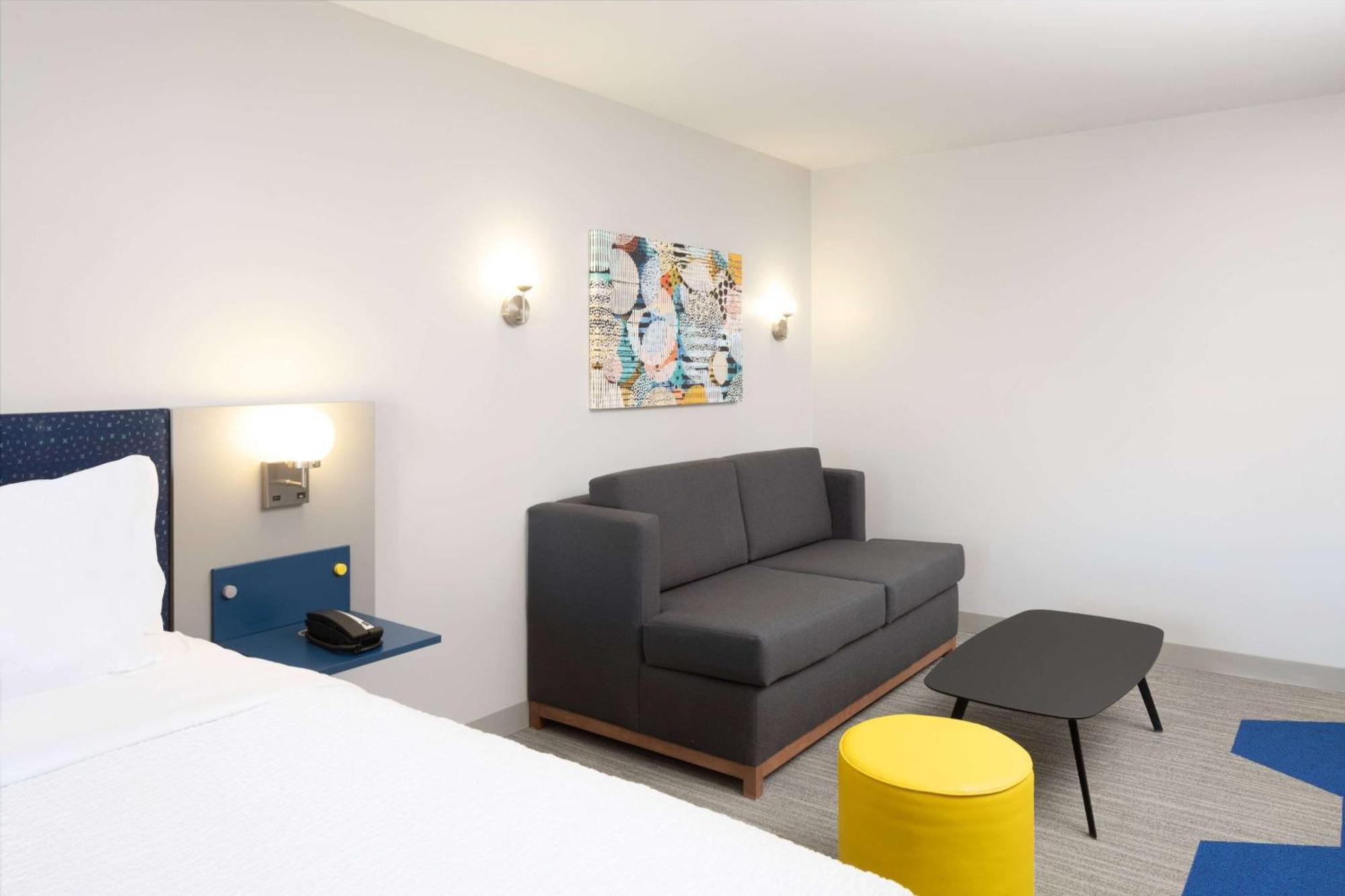 Microtel Inn & Suites By Wyndham Macedon Exteriér fotografie