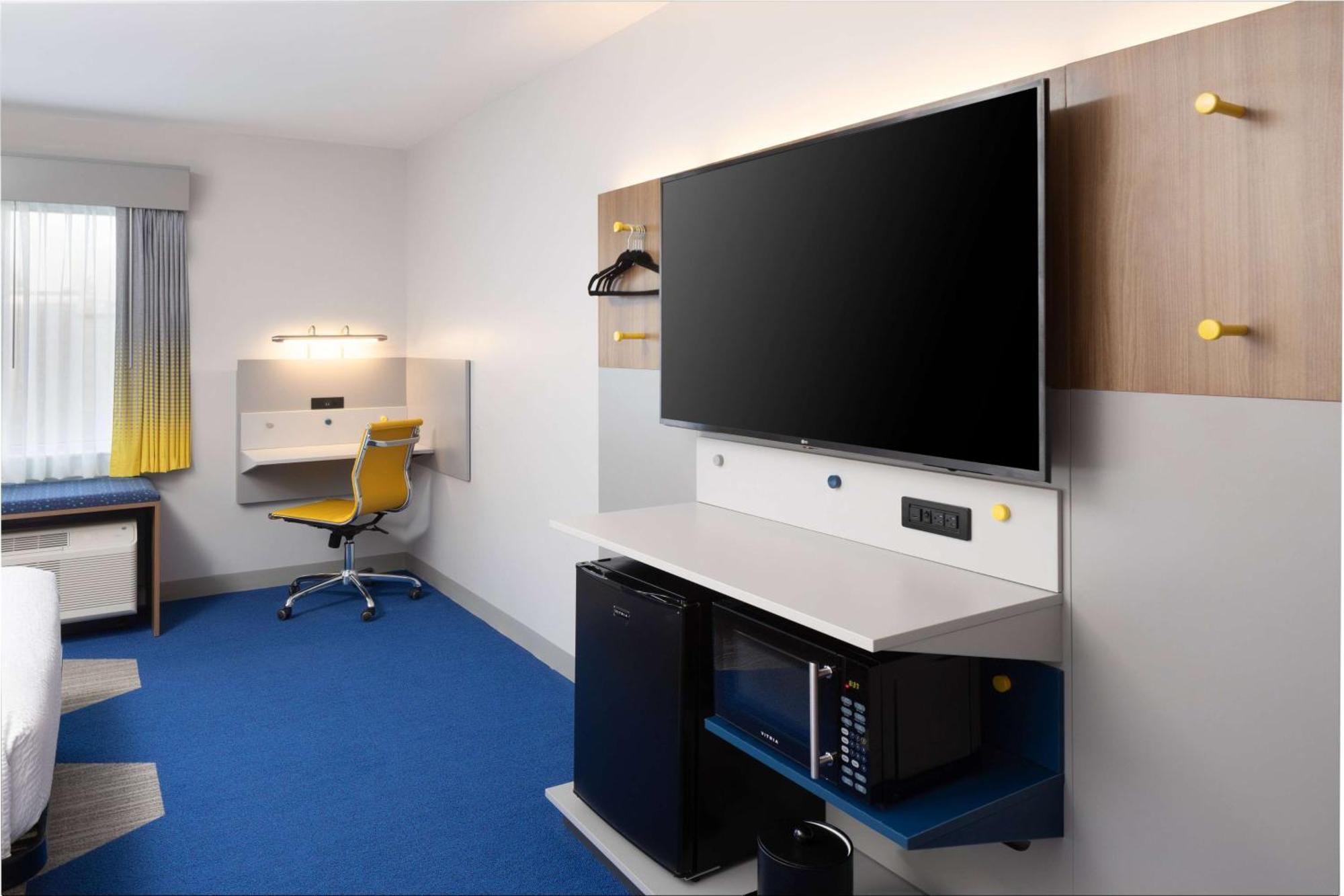 Microtel Inn & Suites By Wyndham Macedon Exteriér fotografie