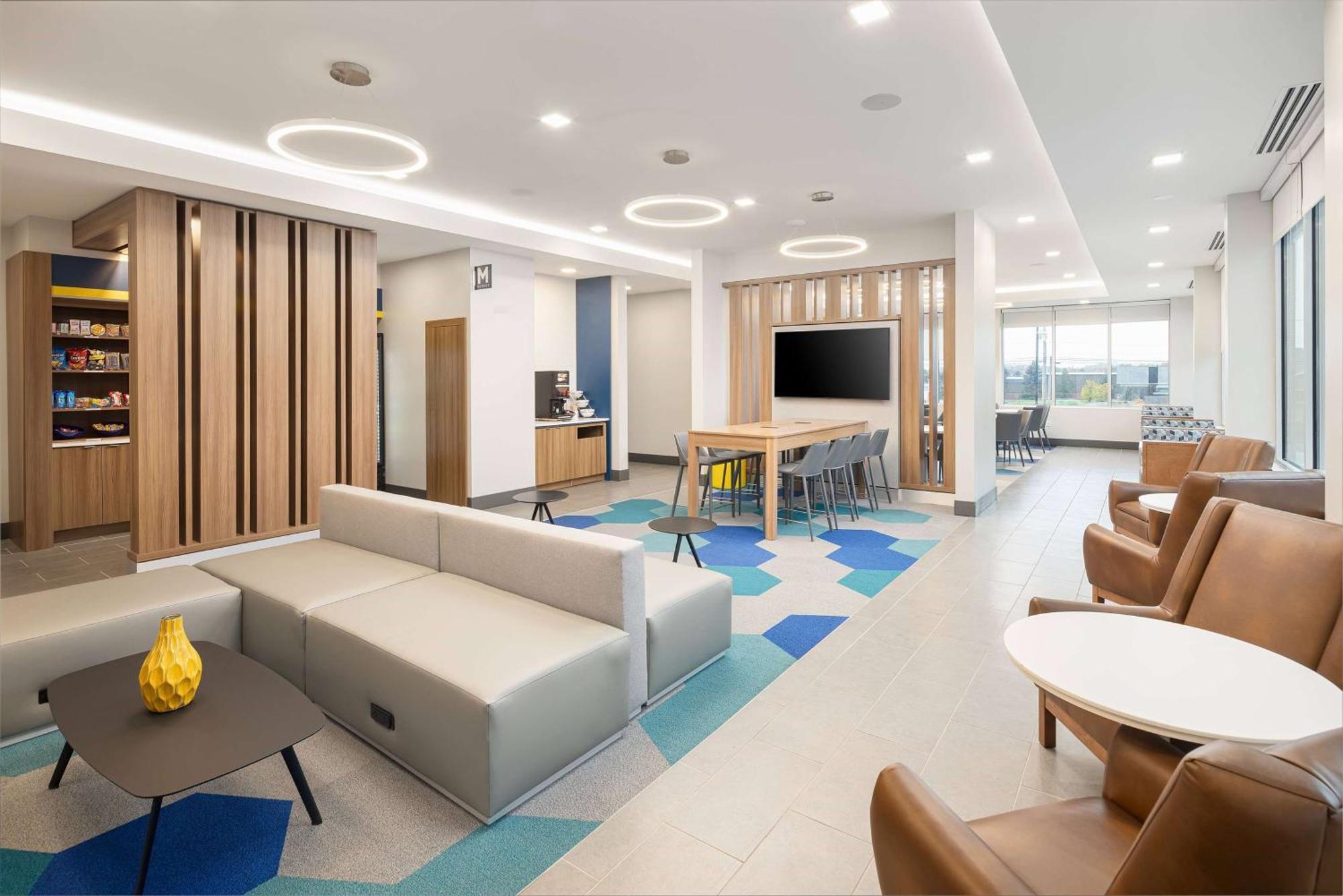 Microtel Inn & Suites By Wyndham Macedon Exteriér fotografie